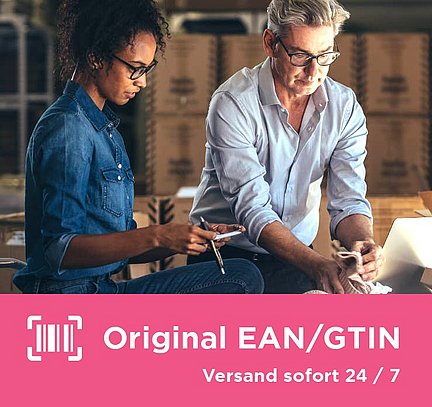 Eine Frau und ein Mann bei der Produktbetrachtung