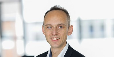 Dr. Ralph Tröger
