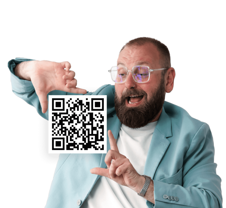 Eine Person mit einem GS1 QR Code zwischen den Händen