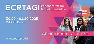 Ein in Lila- und Rottönen gestaltetes Banner mit einer Gesprächssituation auf dem Event