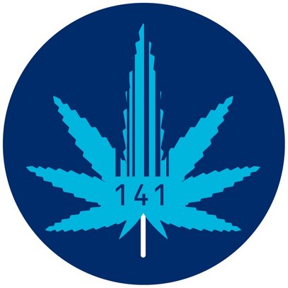stylisiertes türkises Hanfblatt mit Strichcode-Symbol vir dunkelblauem Hintergrund