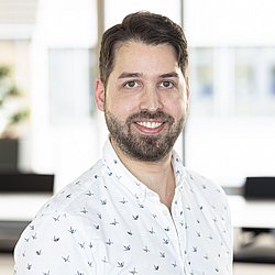 GS1 Scan2Trust Experte Maximilian Rams Ein Portrait von Maximilian Rams Manager Ident Services, GS1 Germany