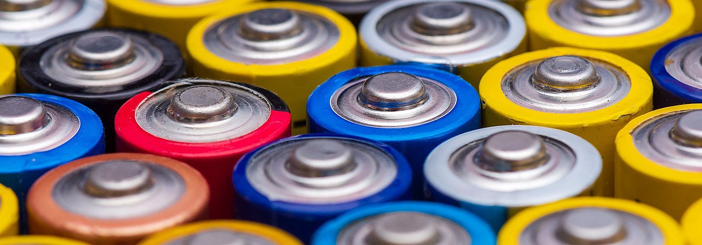 Alte AA Batterien zum Thema EU-Batterieverordnung (2023/1542)