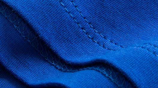 Ein Stück blauer Stoff
