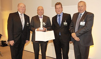 Hans Jürgen Bönsch (HBE-Vizepräsident), Wolfgang Gutberlet (ehemaliger Vorstandsvorsitzender der Lebensmittelkette tegut, Preisträger Bavaria 2012), Jörg Pretzel (Geschäftsführer GS1 Germany), Harm Humburg (Geschäftsführender Direktor Ferrero Deutschland)