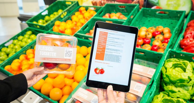 Fotografie Shopper Experience: Im Supermarkt der Zukunft können frische Lebensmittel gescannt und so zurück verfolgt werden