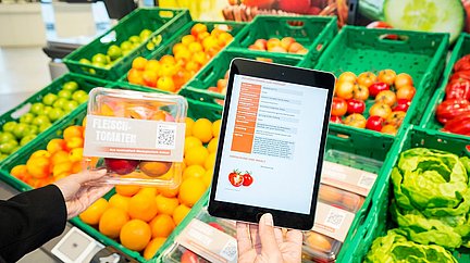 Fotografie Shopper Experience: Im Supermarkt der Zukunft können frische Lebensmittel gescannt und so zurück verfolgt werden
