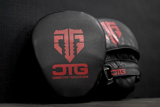Pads von Combatives Training Gear
