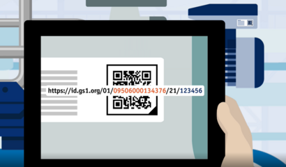Grafik zeigt Tablet mit GS1 QR Code