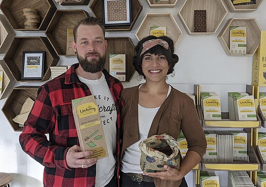 Ein Foto der beiden Wachsling Gründer Jenny und Jannik