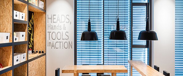Kreativwerkstatt und Werkbank im GS1 Germany Innovation Center