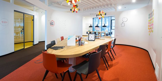 Fotografie Innovation Center - Der Hub mit beschreibbaren Wänden für das kreative Brainstorming