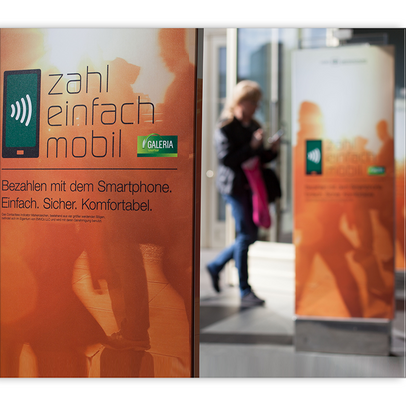 Fotografie Zahl einfach Mobil - Eingang von Galeria Kaufhof