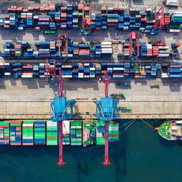 Foto: Sicht auf das Containerterminal aus der Vogelperpektive