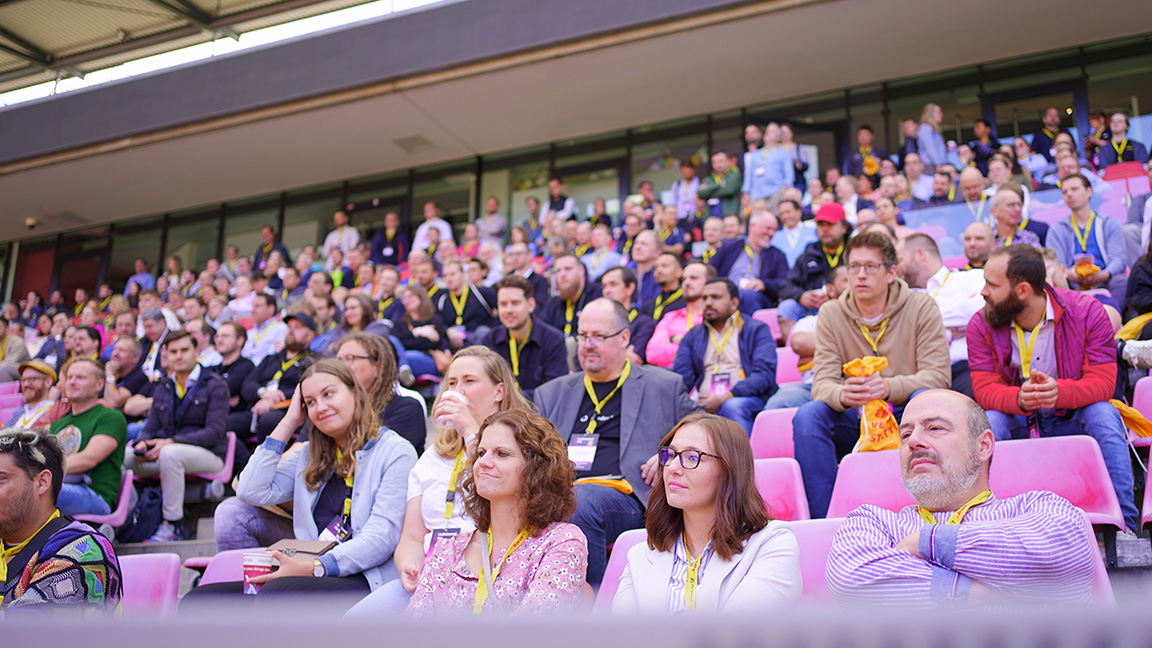 Eine Gruppe von Zuschauern beim Multichannelday 2025